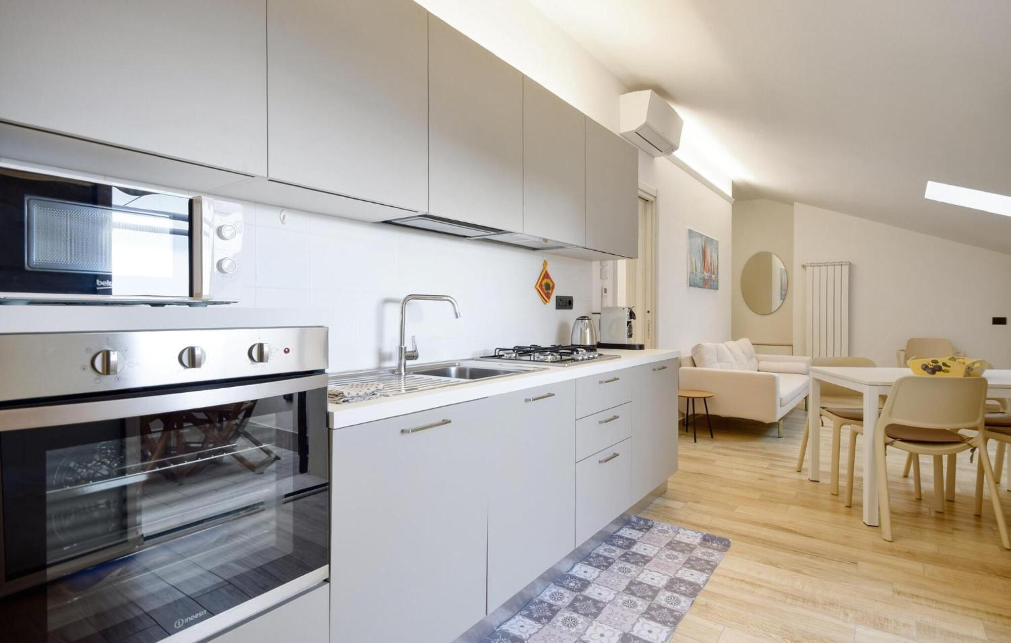 Beautiful Apartment In Moneglia With Kitchen Extérieur photo